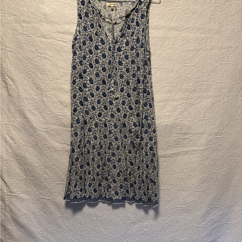 Blue and White Sleeveless Dress
